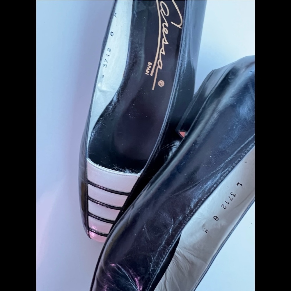 Off-white & black leather flat shoes • modern geo design • from Spain - Picture 9 of 12